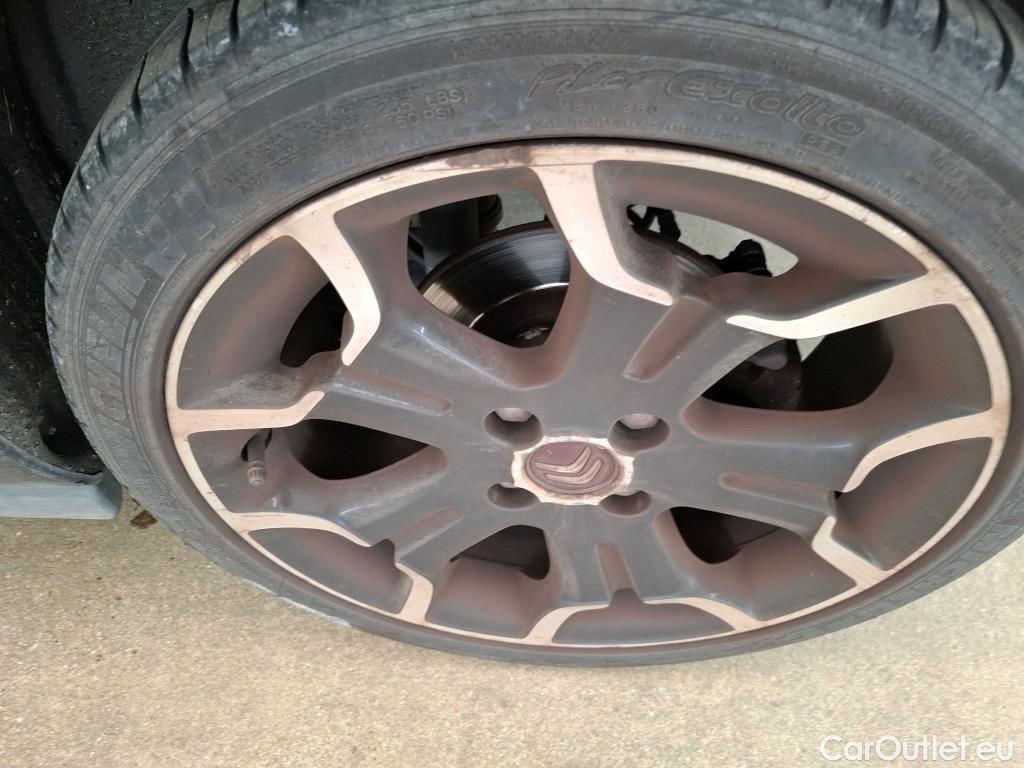  Citroen  DS3 CITROEN  3p Berline Sport Chic THP 150 #68