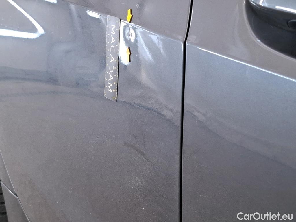  Bmw  Serie 1 BMW Série 1 / 2019 / 5P / Berline 1.5 118I DKG7 Business Design #27