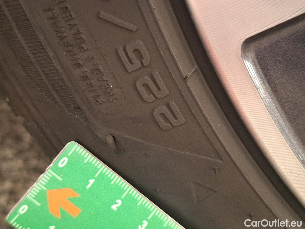  Bmw  Serie 1 BMW Série 1 / 2019 / 5P / Berline 116i DKG7 Business Design #8