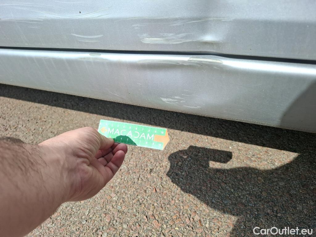  Nissan  Micra NISSAN  / 2016 / 5P / Berline IG-T 92 Business Edition #17