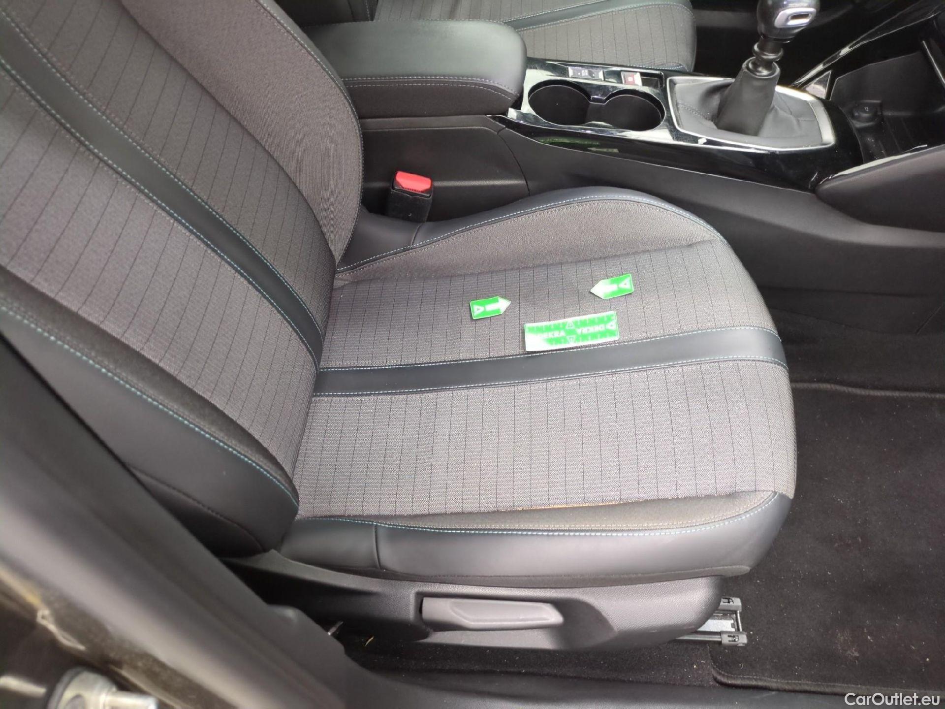  Peugeot  2008  Allure Business 1.2 PureTech 130CV BVM6 E6d #3