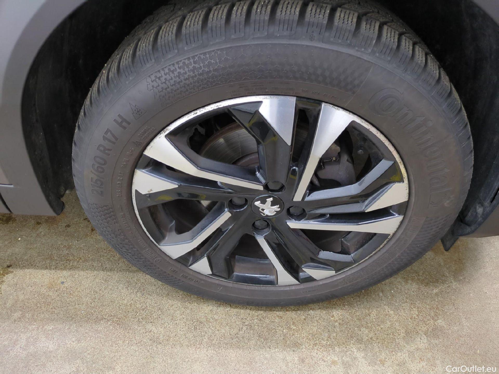  Peugeot  2008  Allure Business 1.2 PureTech 130CV BVM6 E6d #7