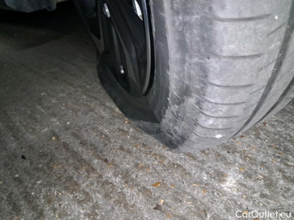  Land Rover  Discovery HYUNDAI Kona / 2020 / 5P / SUV 1.6 Hybrid 141 DCT-6 Intuitive HEV #2