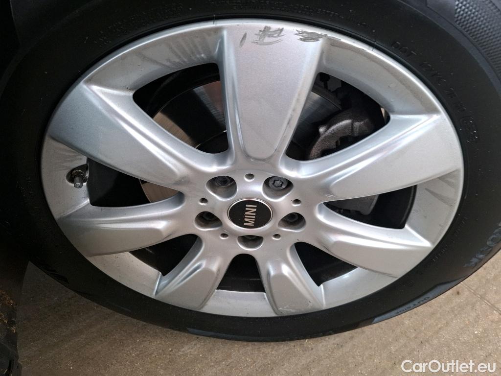  Mini  Countryman MINI  / 2020 / 5P / Crossover Cooper Finition Chili 136 ch BVA7 #23