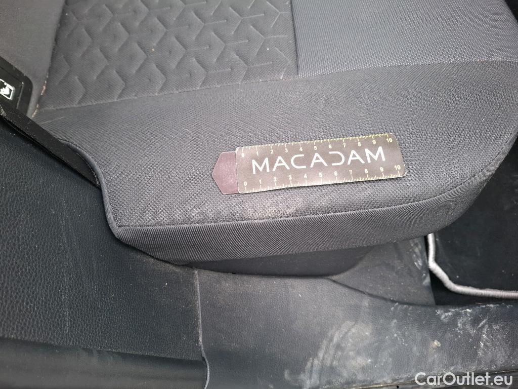  Toyota  Corolla TOYOTA  / 2018 / 5P / Berline Hybride 122h Dynamic Business #11