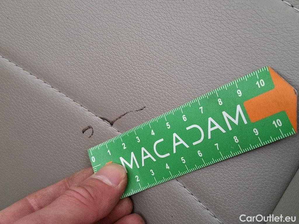  Toyota  Yaris TOYOTA  Hybride / 2019 / 5P / Berline Hybride 116h Iconic #13