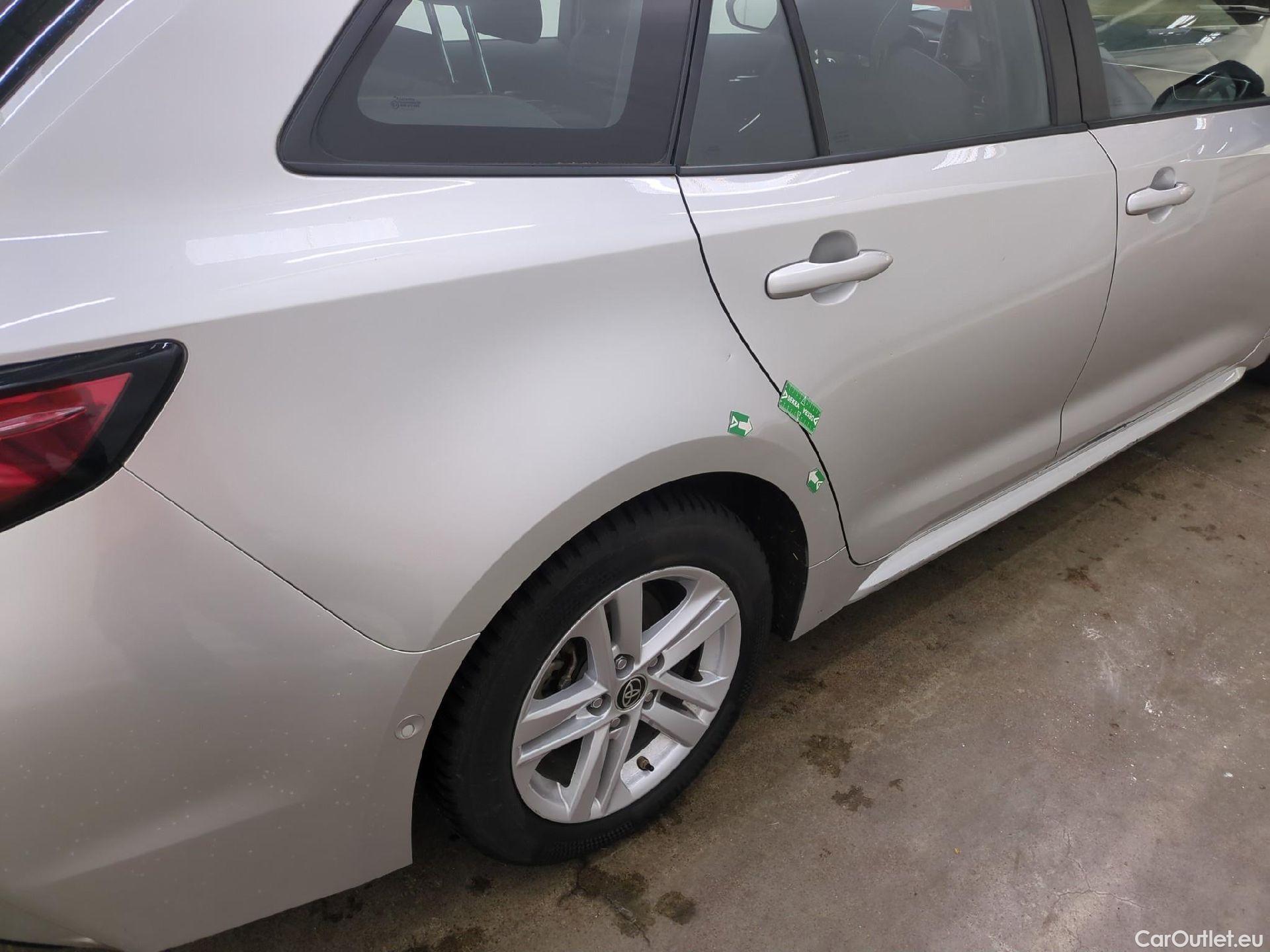  Toyota  Corolla TOYOTA  Touring Sports / 2018 / 5P / Break Hybride 122h Dynamic Business Stage Acad #38