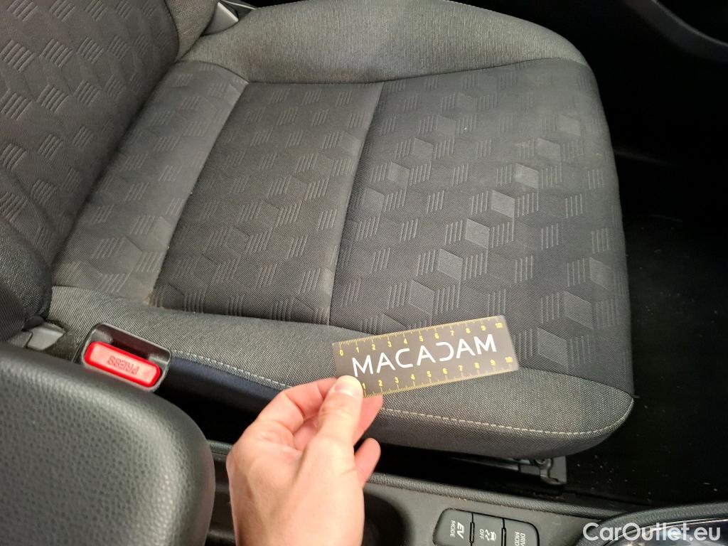  Toyota  Yaris TOYOTA  Hybride / 2019 / 5P / Berline Hybride 116h Design #22