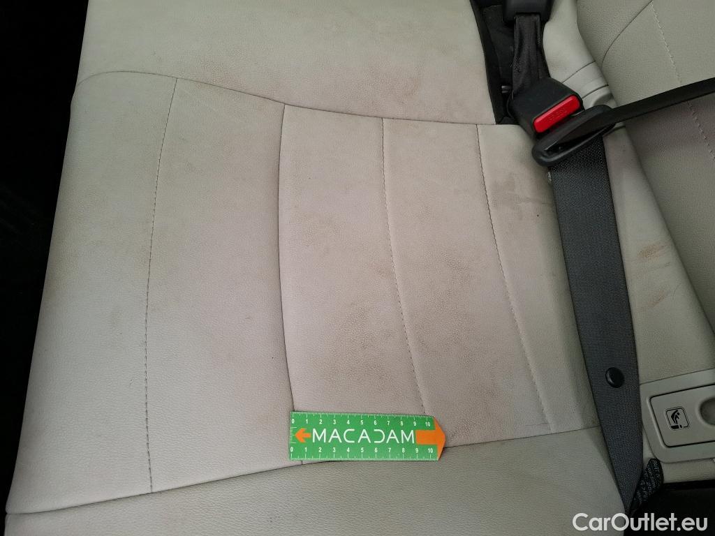  Toyota  Yaris TOYOTA  Hybride / 2019 / 5P / Berline Hybride 116h Iconic #42