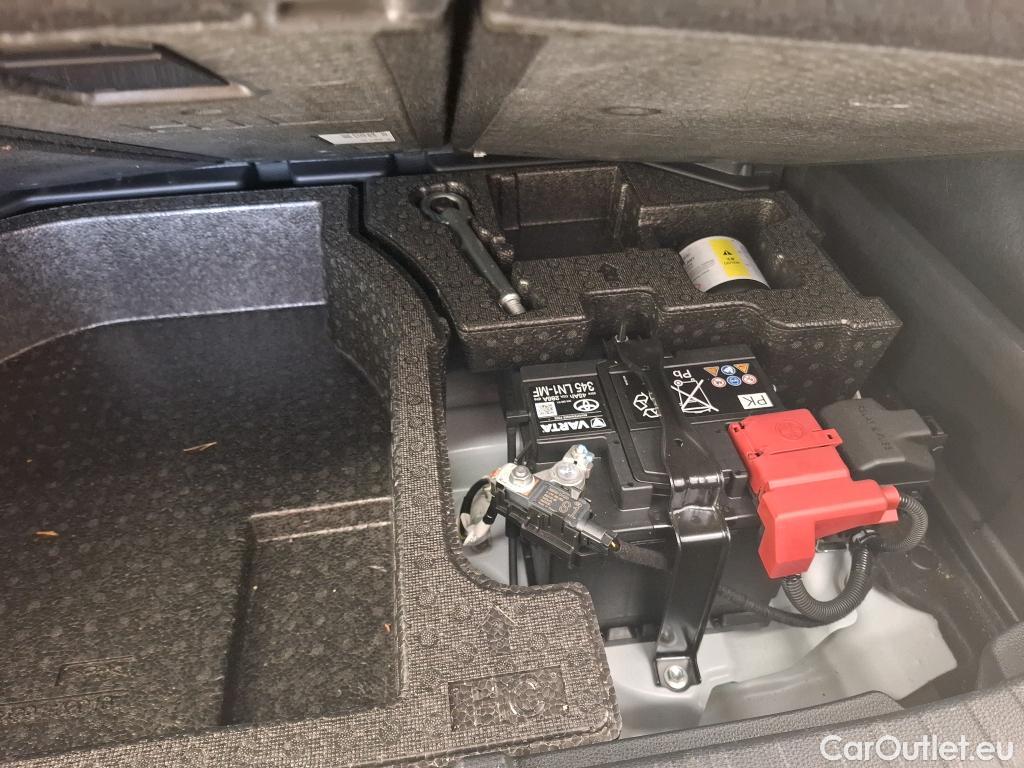  Toyota  Corolla TOYOTA  / 2018 / 5P / Berline Hybride 184h Design #23