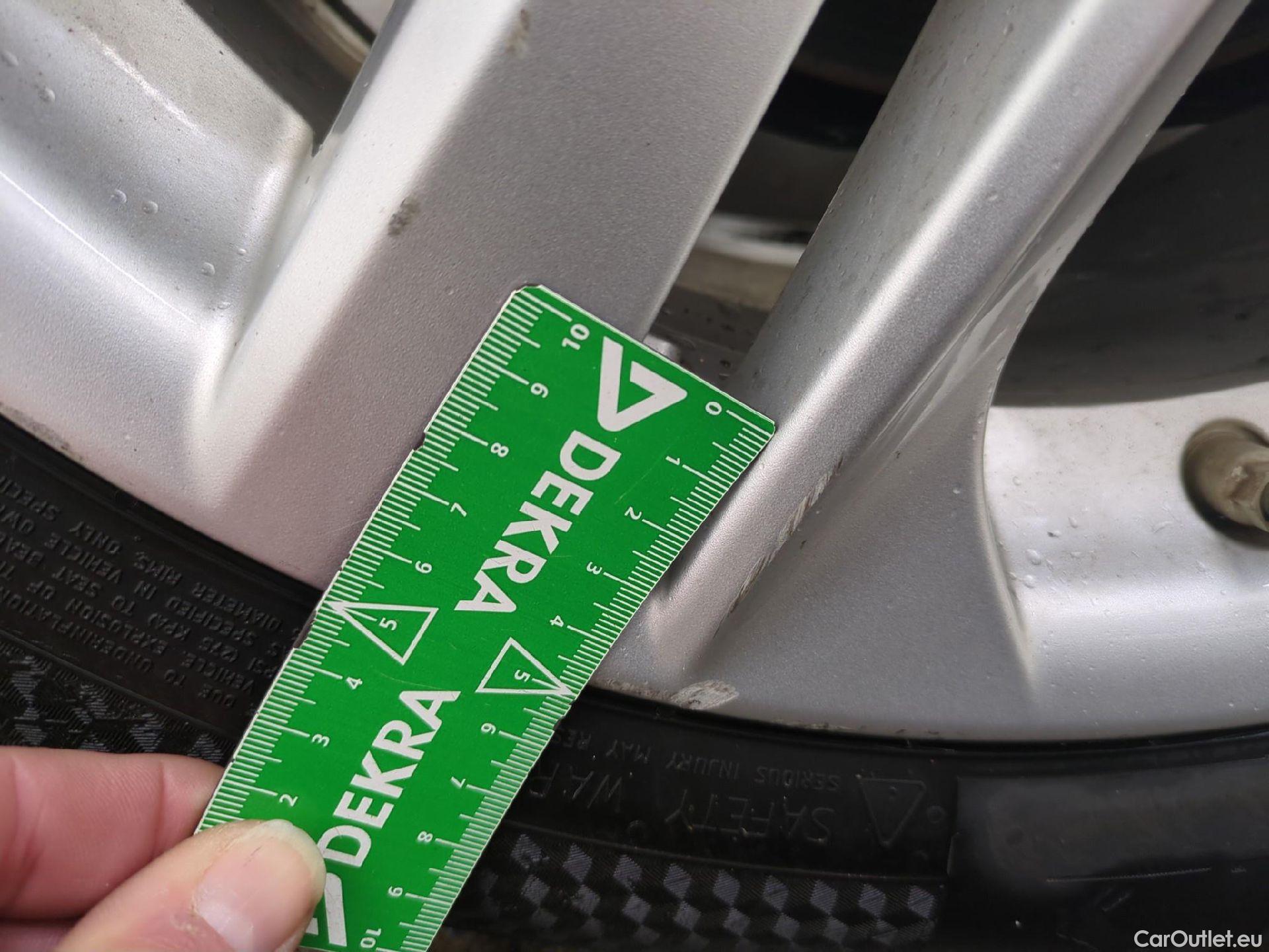  Toyota  Corolla TOYOTA  Touring Sports / 2018 / 5P / Break Hybride 122h Dynamic Business Stage Acad #10