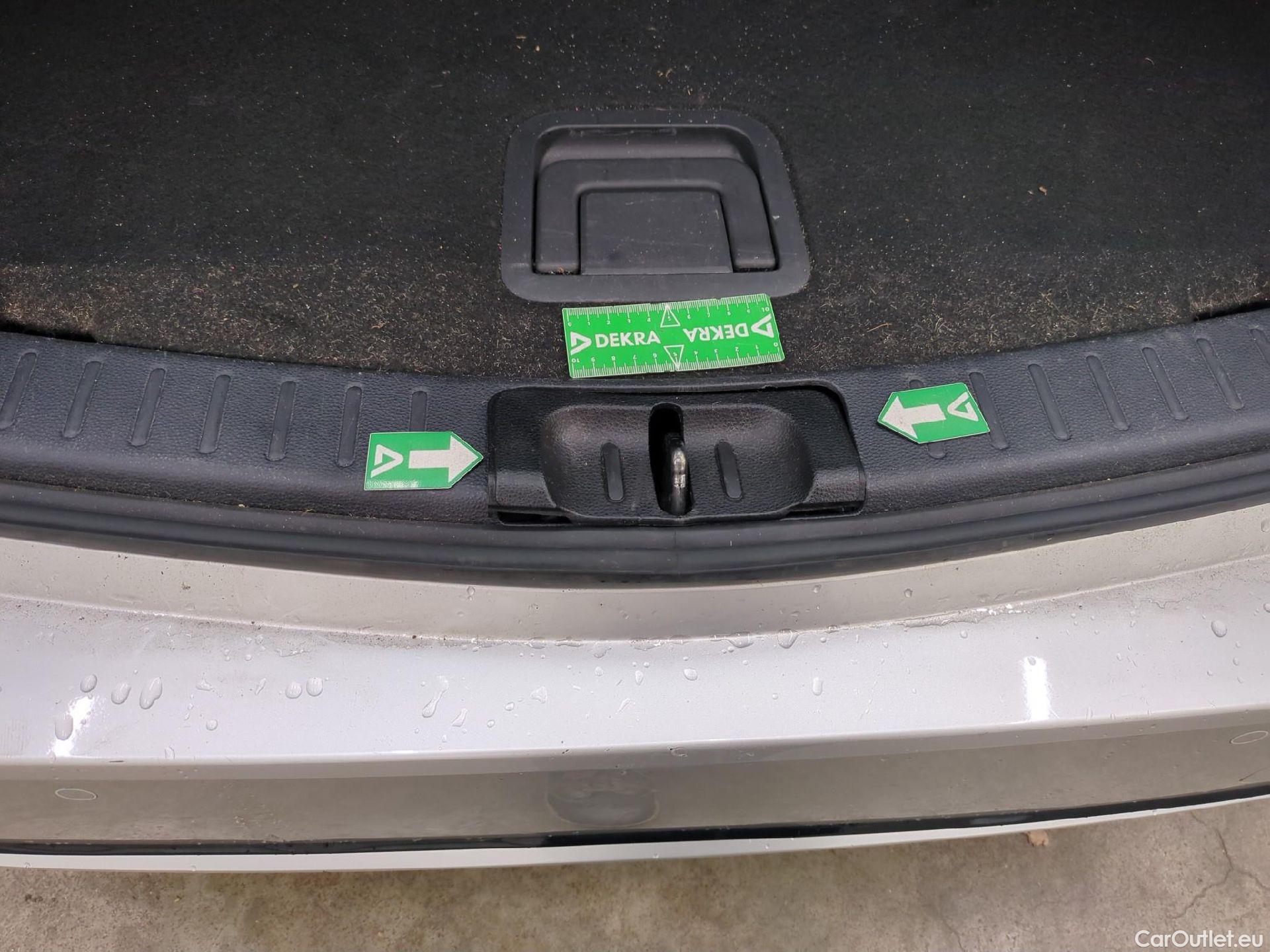  Toyota  Corolla TOYOTA  Touring Sports / 2018 / 5P / Break Hybride 122h Dynamic Business Stage Acad #8