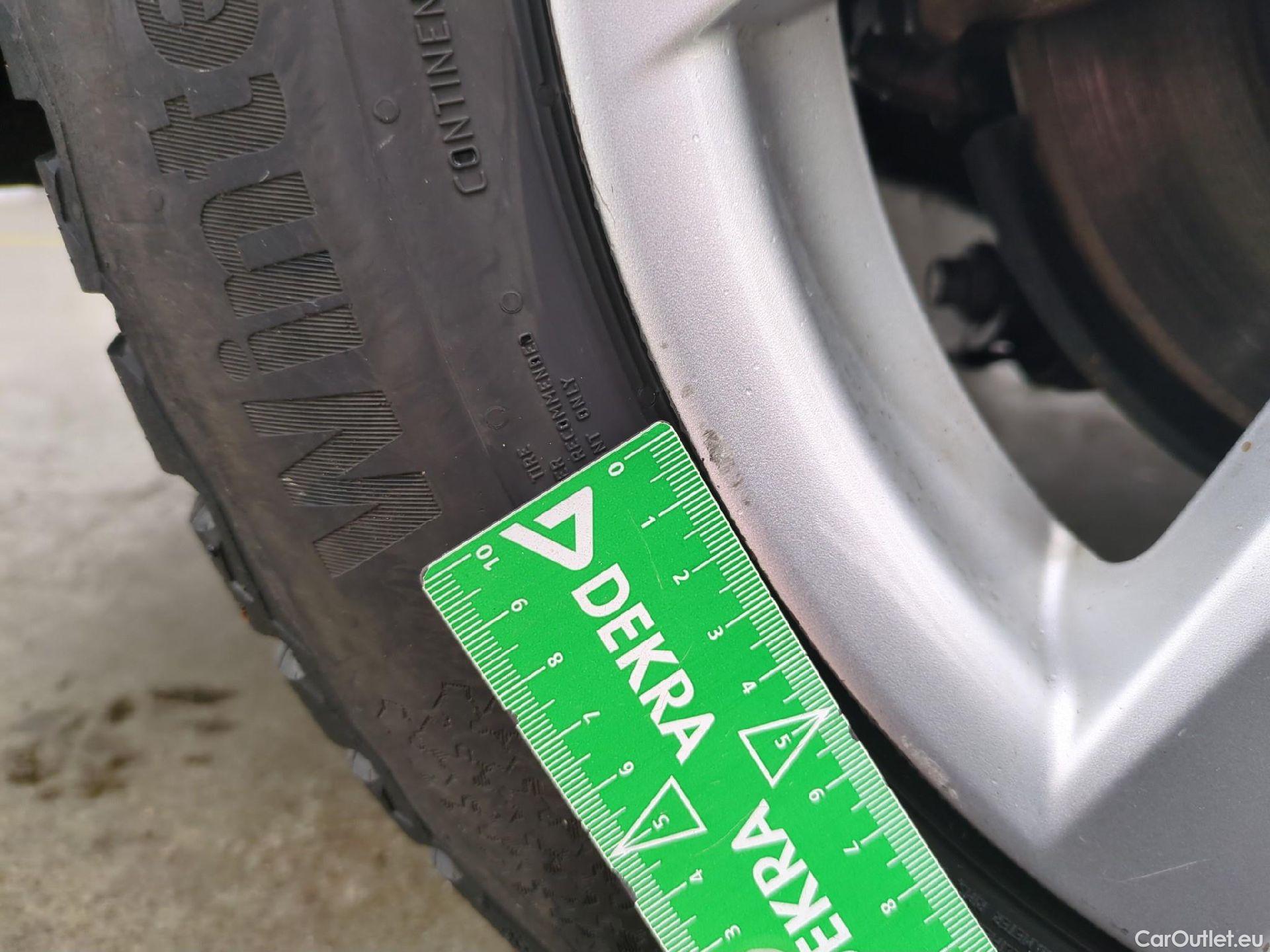  Toyota  Corolla TOYOTA  Touring Sports / 2018 / 5P / Break Hybride 122h Dynamic Business Stage Acad #14