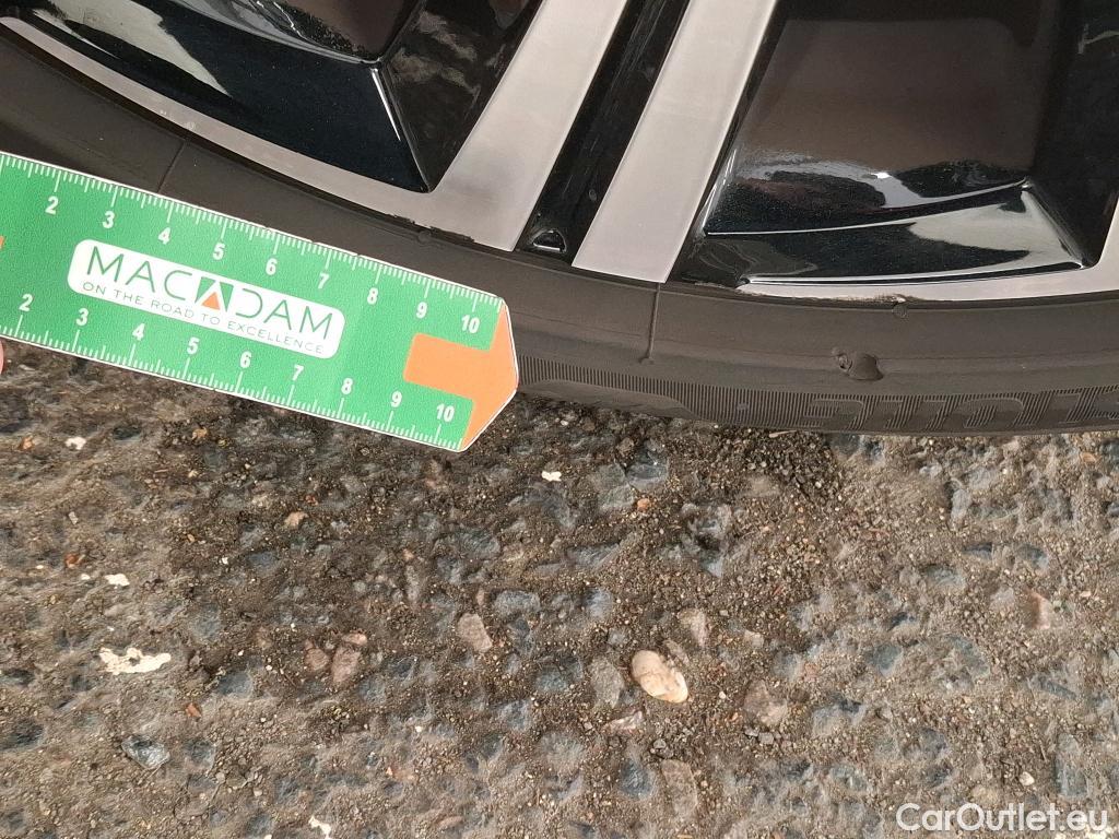  Toyota  Corolla TOYOTA  / 2018 / 5P / Berline Hybride 184h Design #20