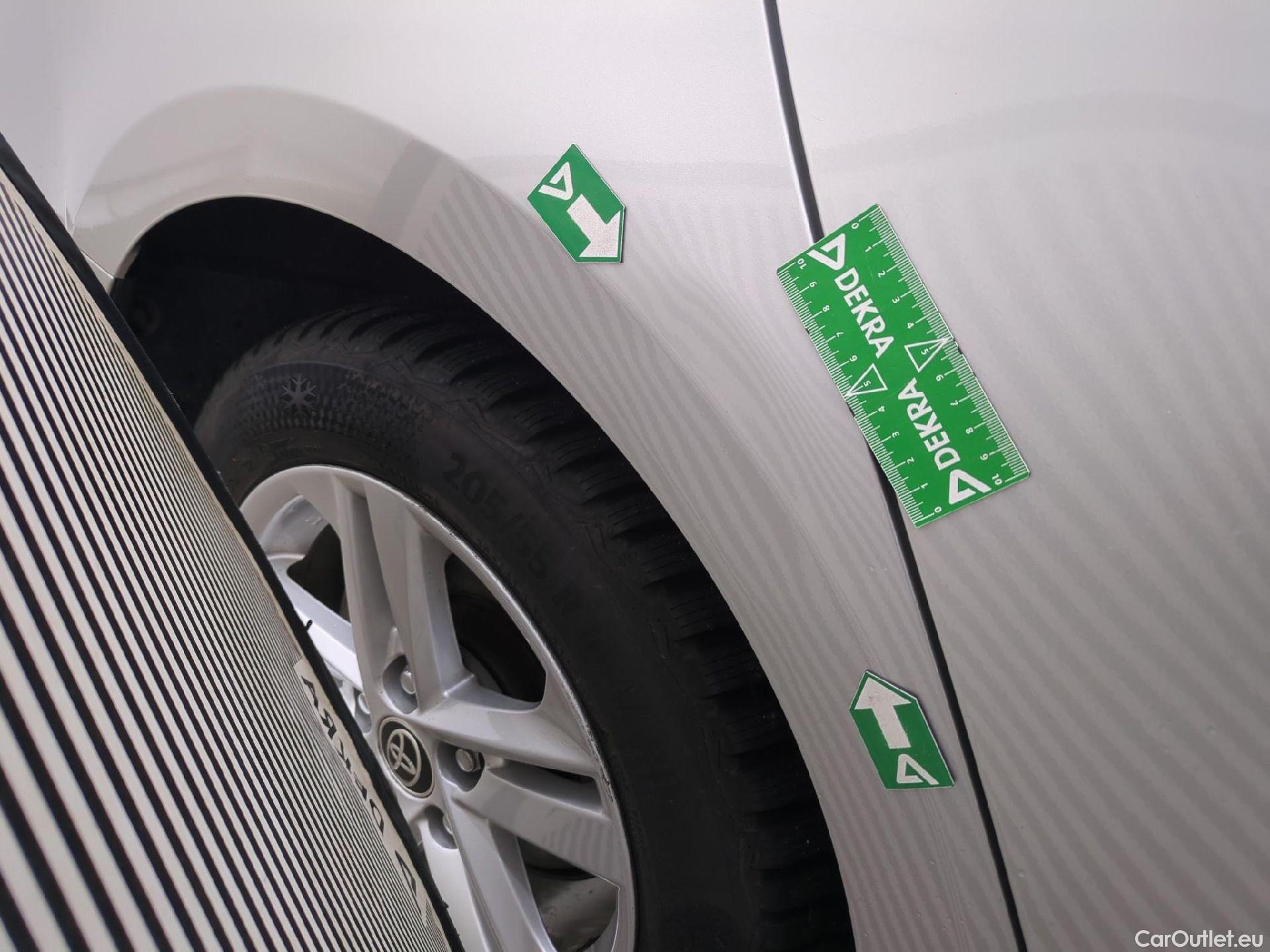  Toyota  Corolla TOYOTA  Touring Sports / 2018 / 5P / Break Hybride 122h Dynamic Business Stage Acad #39