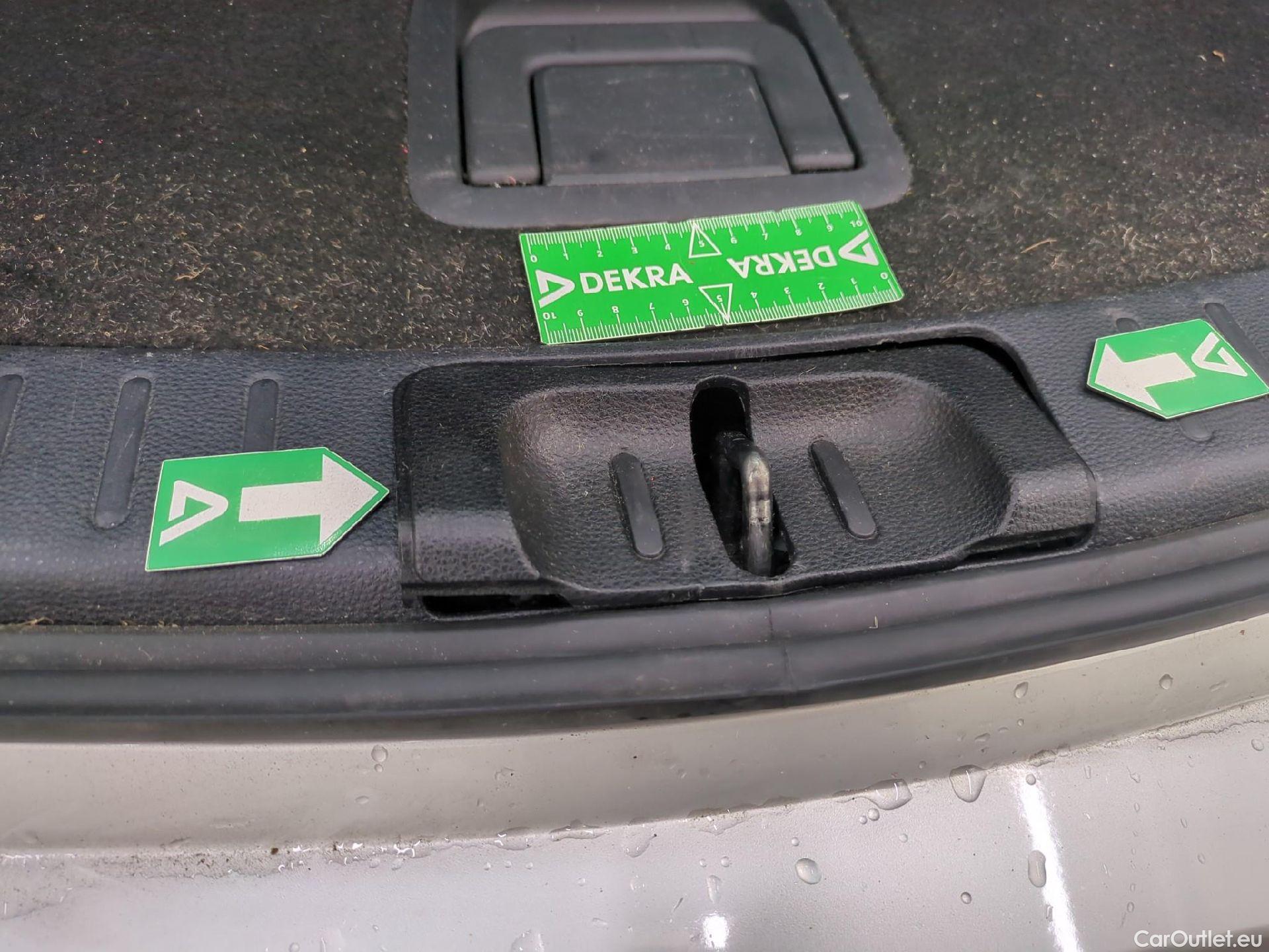  Toyota  Corolla TOYOTA  Touring Sports / 2018 / 5P / Break Hybride 122h Dynamic Business Stage Acad #7