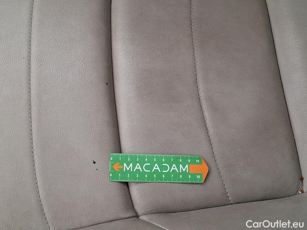  Toyota  Yaris TOYOTA  Hybride / 2019 / 5P / Berline Hybride 116h Iconic #45