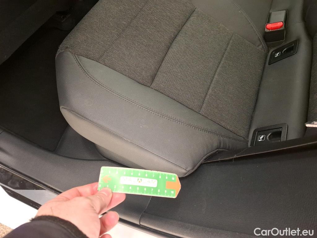  Toyota  Corolla TOYOTA  / 2018 / 5P / Berline Hybride 184h Design #29