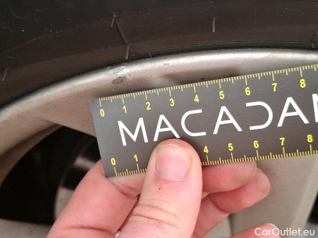  Toyota  Corolla TOYOTA  / 2018 / 5P / Berline Hybride 122h Dynamic Business Stage Acad #25