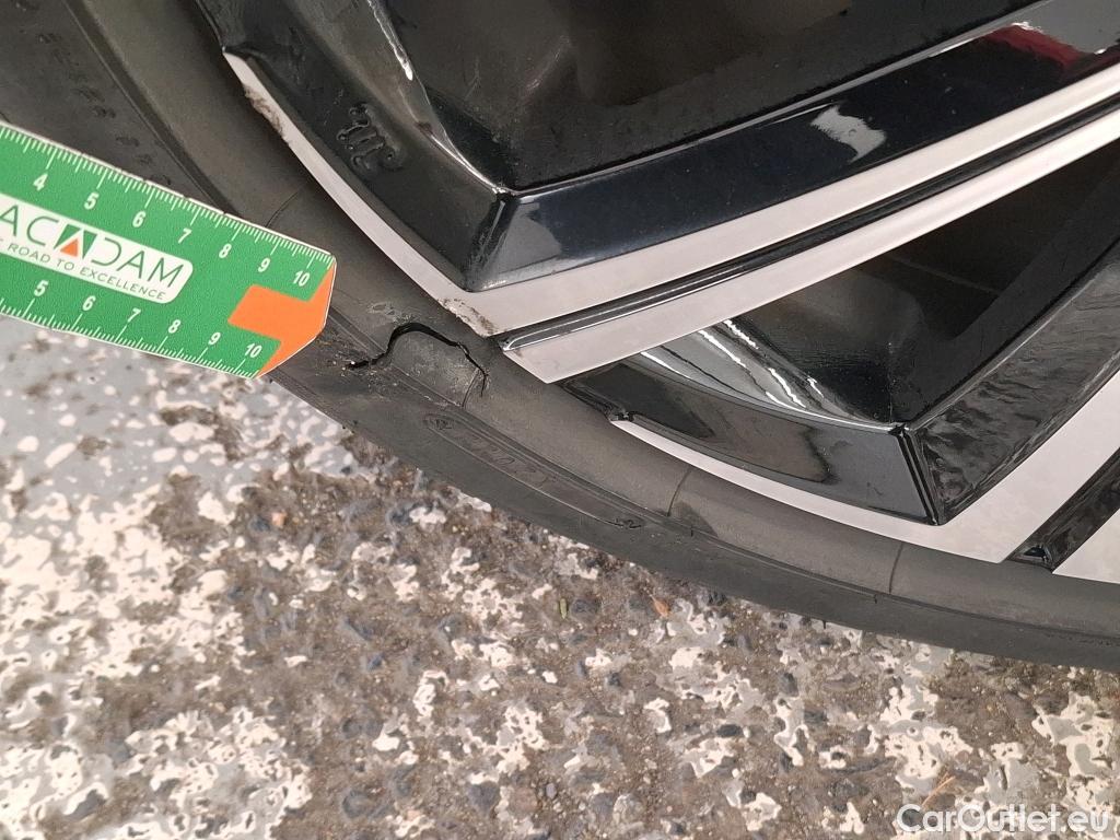  Toyota  Corolla TOYOTA  / 2018 / 5P / Berline Hybride 184h Design #15