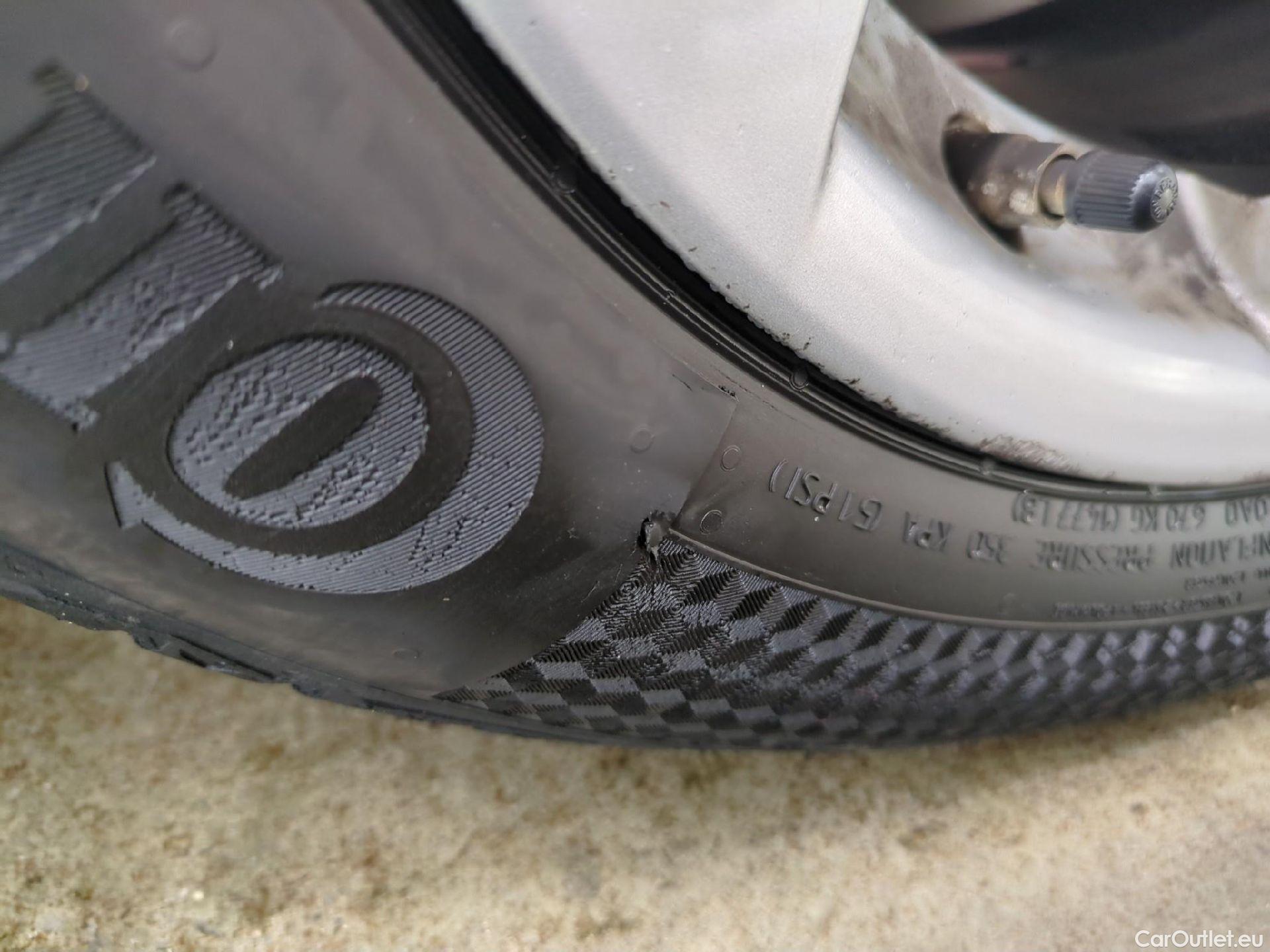  Toyota  Corolla TOYOTA  Touring Sports / 2018 / 5P / Break Hybride 122h Dynamic Business Stage Acad #16