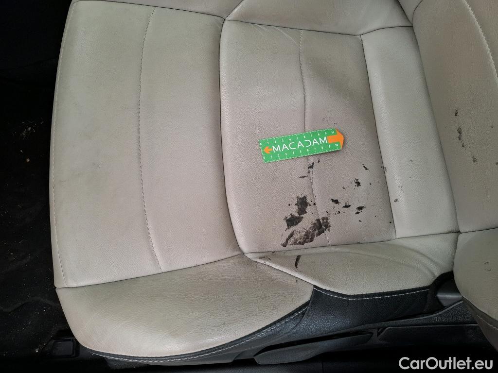  Toyota  Yaris TOYOTA  Hybride / 2019 / 5P / Berline Hybride 116h Iconic #17