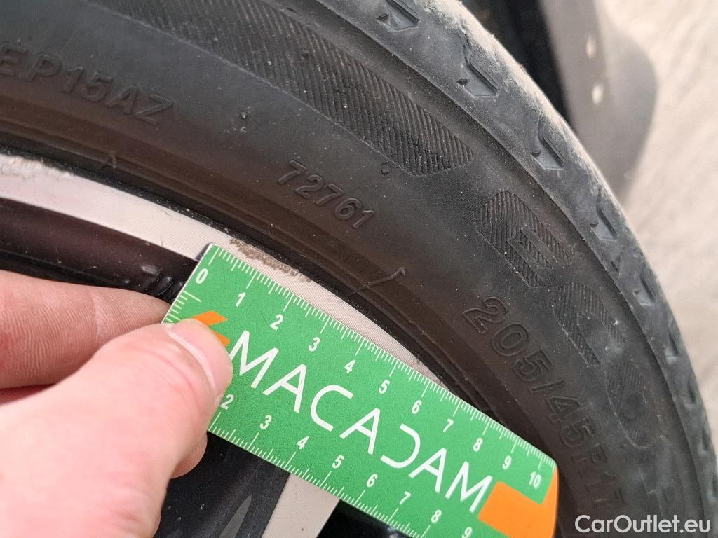  Toyota  Yaris TOYOTA  Hybride / 2019 / 5P / Berline Hybride 116h Iconic #5