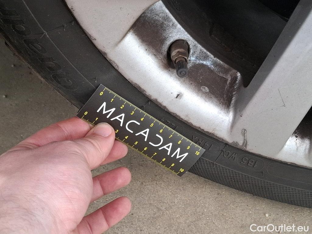  Toyota  Corolla TOYOTA  / 2018 / 5P / Berline Hybride 122h Dynamic Business Stage Acad #16