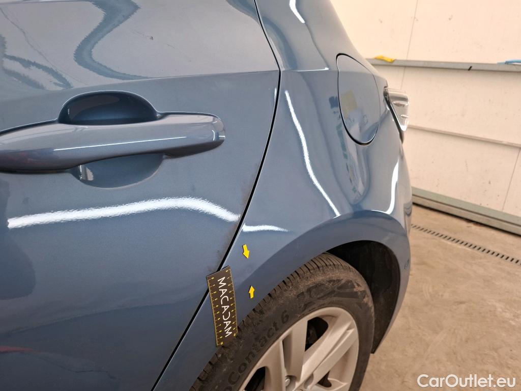  Toyota  Corolla TOYOTA  / 2018 / 5P / Berline Hybride 122h Dynamic Business Stage Acad #27