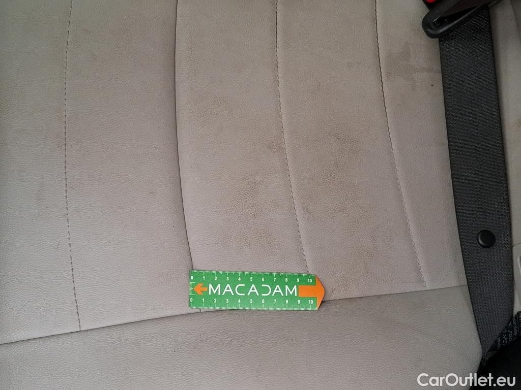  Toyota  Yaris TOYOTA  Hybride / 2019 / 5P / Berline Hybride 116h Iconic #43