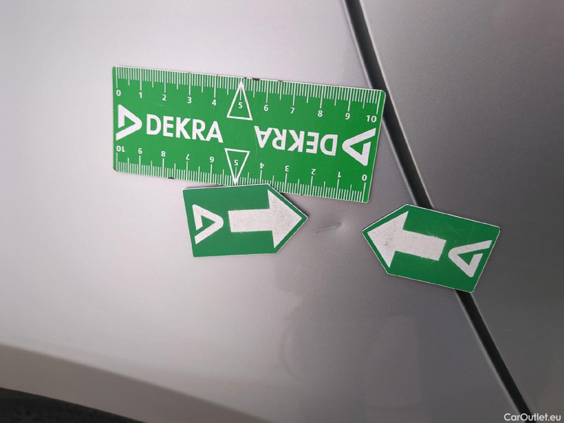  Toyota  Corolla TOYOTA  Touring Sports / 2018 / 5P / Break Hybride 122h Dynamic Business Stage Acad #36