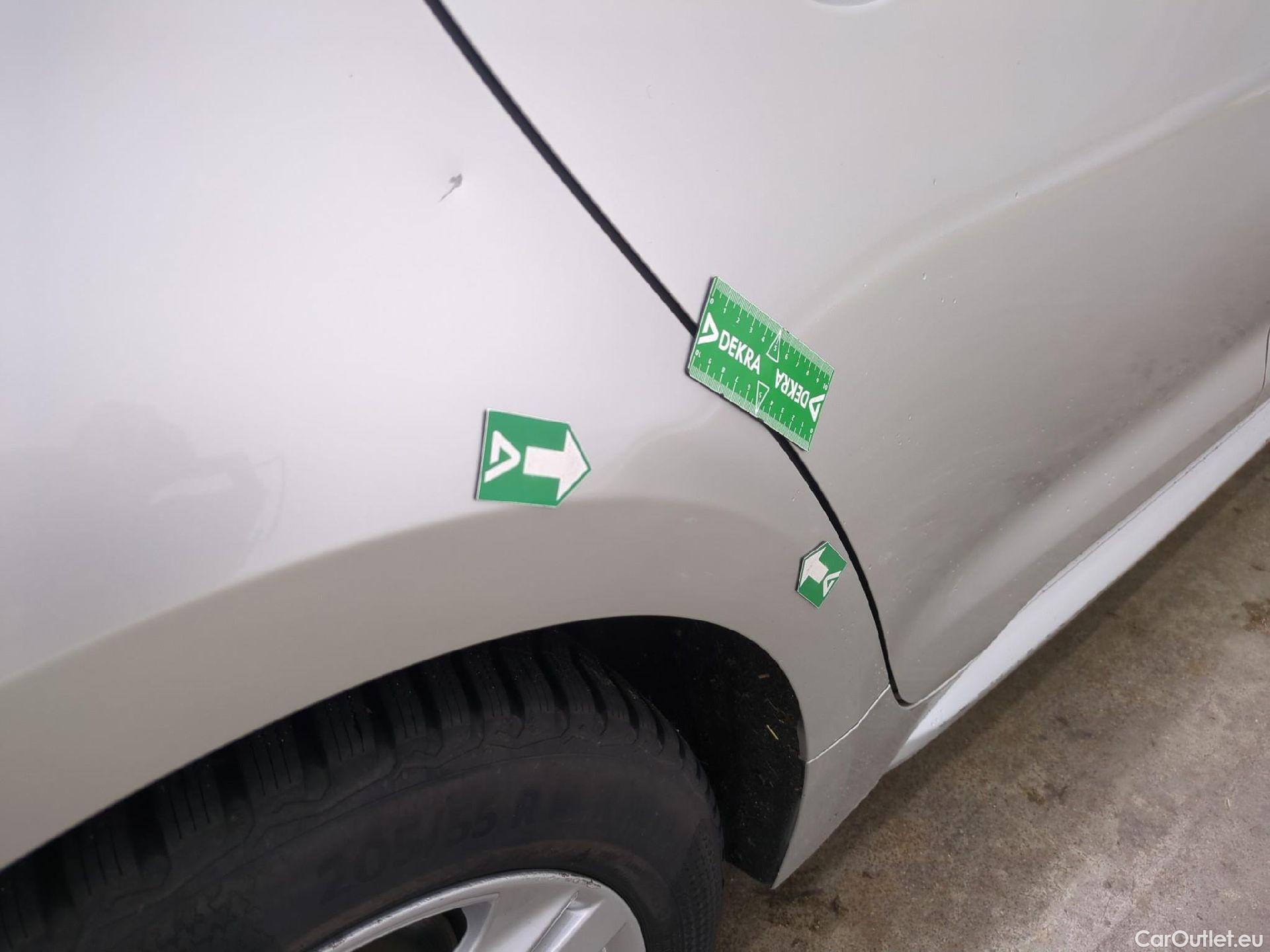  Toyota  Corolla TOYOTA  Touring Sports / 2018 / 5P / Break Hybride 122h Dynamic Business Stage Acad #37