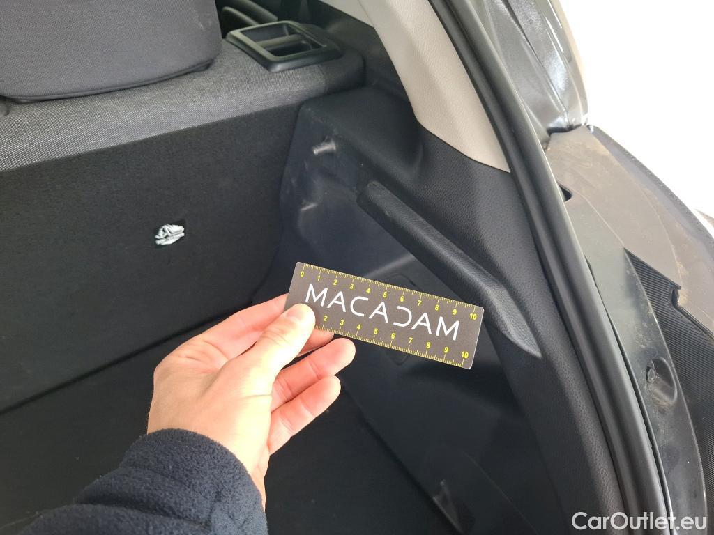  Toyota  Yaris TOYOTA  Hybride / 2019 / 5P / Berline Hybride 116h Design #8