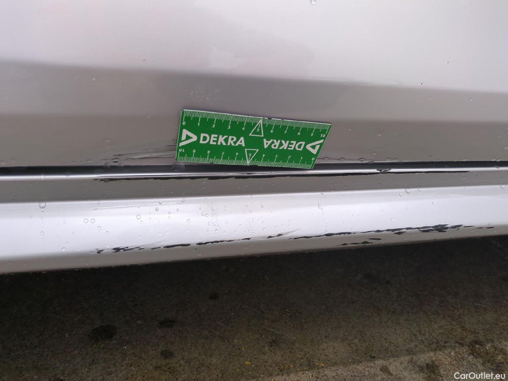  Toyota  Corolla TOYOTA  Touring Sports / 2018 / 5P / Break Hybride 122h Dynamic Business Stage Acad #43