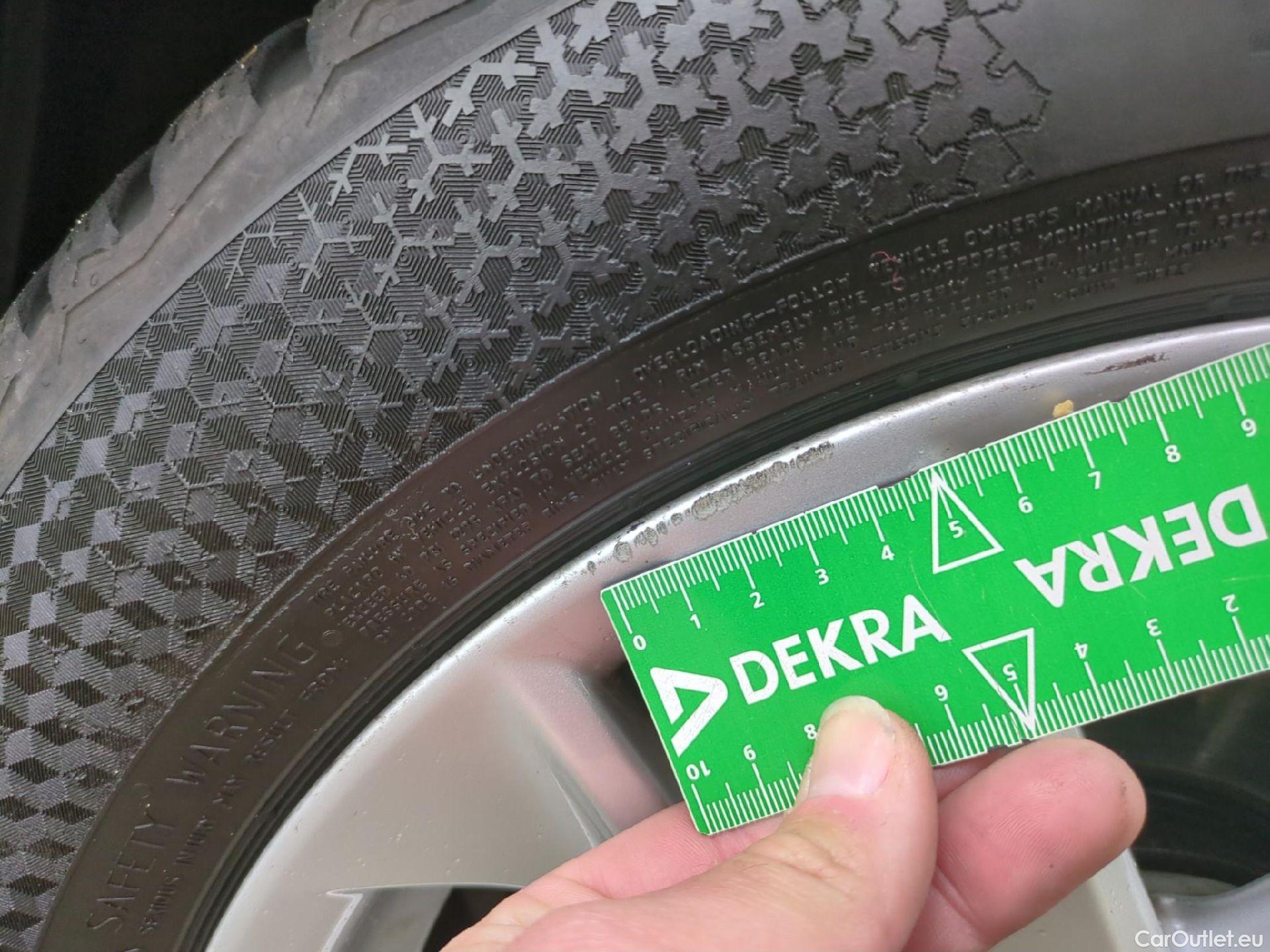  Toyota  Corolla TOYOTA  Touring Sports / 2018 / 5P / Break Hybride 122h Dynamic Business Stage Acad #20