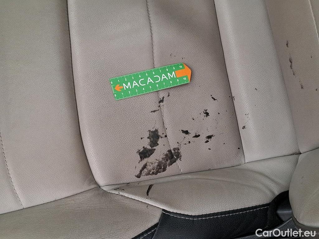  Toyota  Yaris TOYOTA  Hybride / 2019 / 5P / Berline Hybride 116h Iconic #18