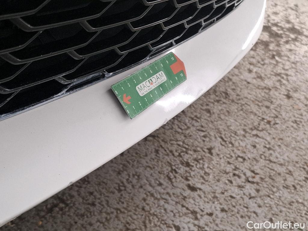  Toyota  Corolla TOYOTA  / 2018 / 5P / Berline Hybride 184h Design #6