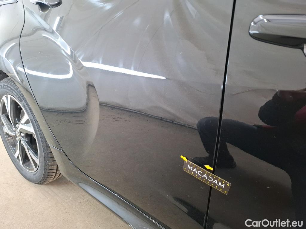  Toyota  Yaris TOYOTA  Hybride / 2019 / 5P / Berline Hybride 116h Design #31