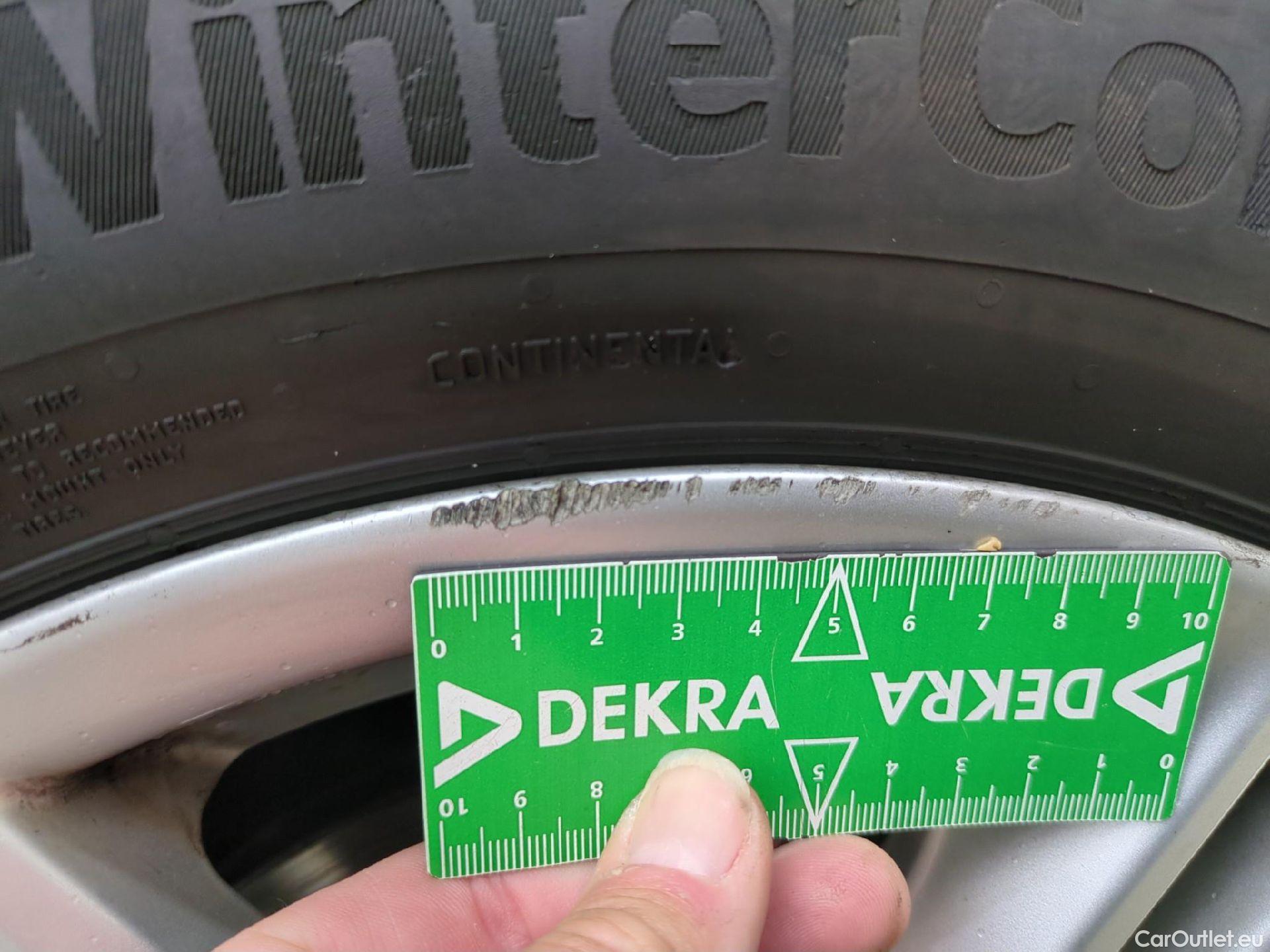  Toyota  Corolla TOYOTA  Touring Sports / 2018 / 5P / Break Hybride 122h Dynamic Business Stage Acad #21