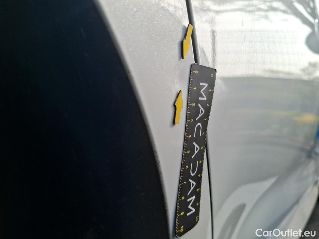  Toyota  Corolla TOYOTA  / 2018 / 5P / Berline Hybride 122h Dynamic Business #25