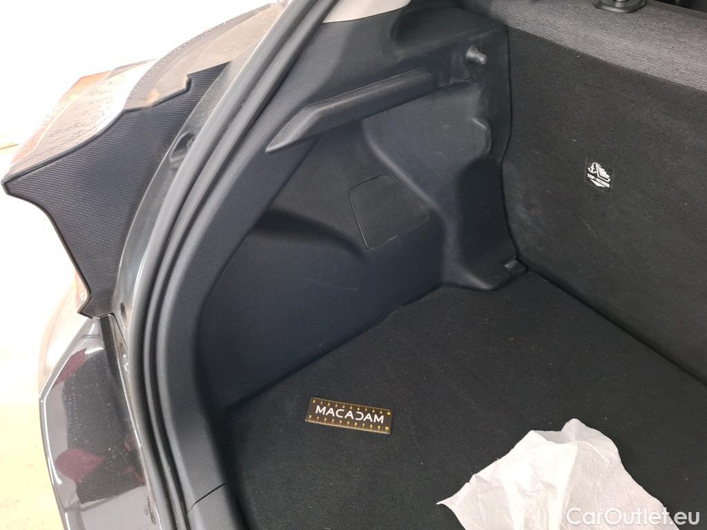  Toyota  Yaris TOYOTA  Hybride / 2019 / 5P / Berline Hybride 116h Design #36