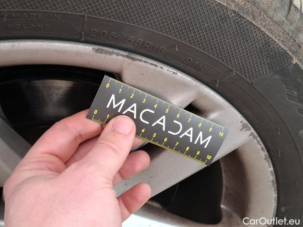  Toyota  Corolla TOYOTA  / 2018 / 5P / Berline Hybride 122h Dynamic Business Stage Acad #14