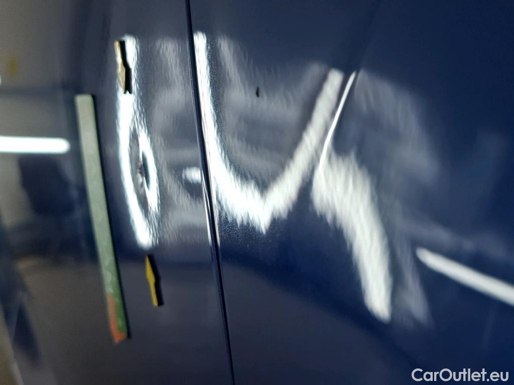  Volkswagen  T-ROC VOLKSWAGEN  / 2017 / 5P / SUV 1.5 TSI 150 EVO LOUNGE BUSINESS DSG7 #2