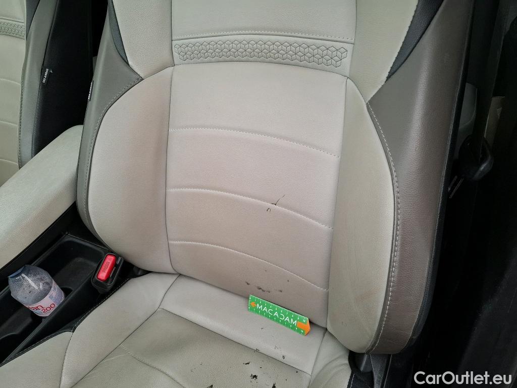  Toyota  Yaris TOYOTA  Hybride / 2019 / 5P / Berline Hybride 116h Iconic #11