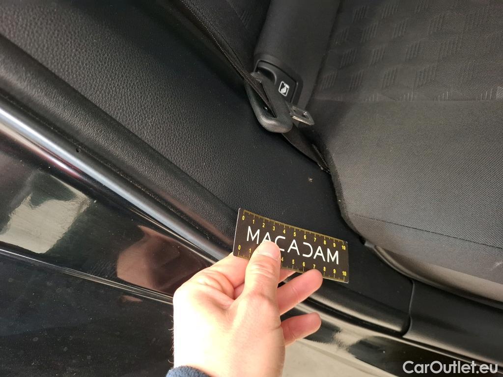  Toyota  Yaris TOYOTA  Hybride / 2019 / 5P / Berline Hybride 116h Design #40