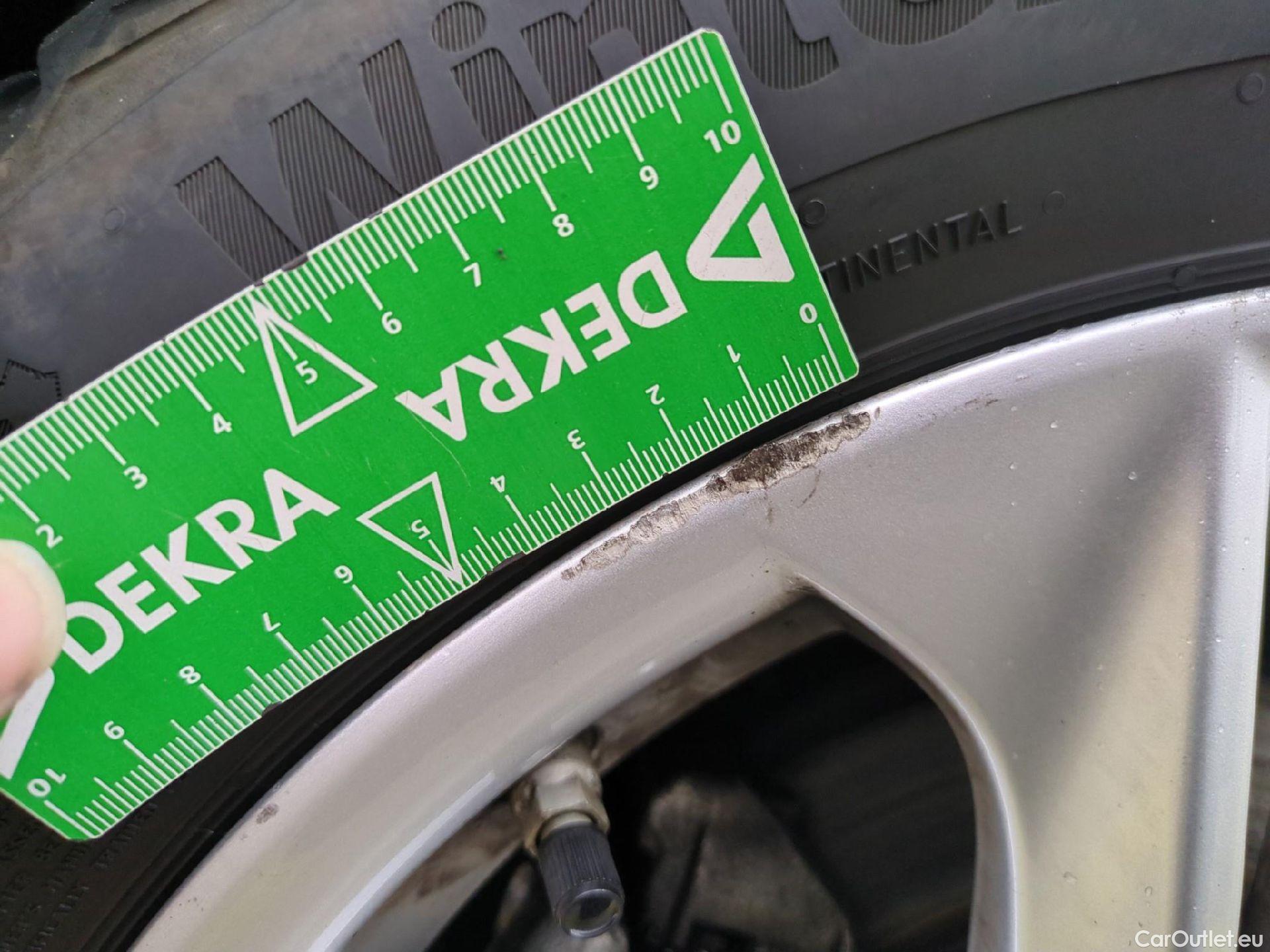  Toyota  Corolla TOYOTA  Touring Sports / 2018 / 5P / Break Hybride 122h Dynamic Business Stage Acad #2