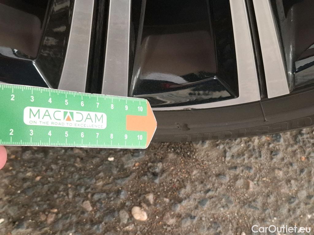  Toyota  Corolla TOYOTA  / 2018 / 5P / Berline Hybride 184h Design #13