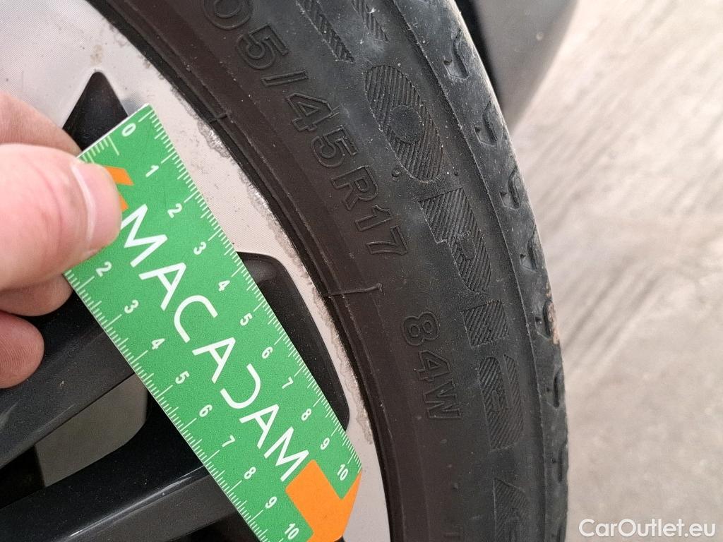  Toyota  Yaris TOYOTA  Hybride / 2019 / 5P / Berline Hybride 116h Iconic #6