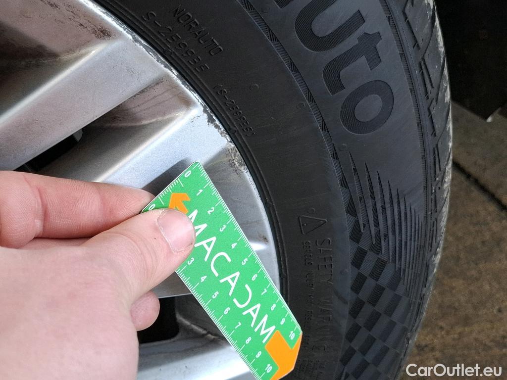  Volkswagen  T-ROC VOLKSWAGEN  / 2017 / 5P / SUV 1.5 TSI 150 EVO LOUNGE BUSINESS DSG7 #25