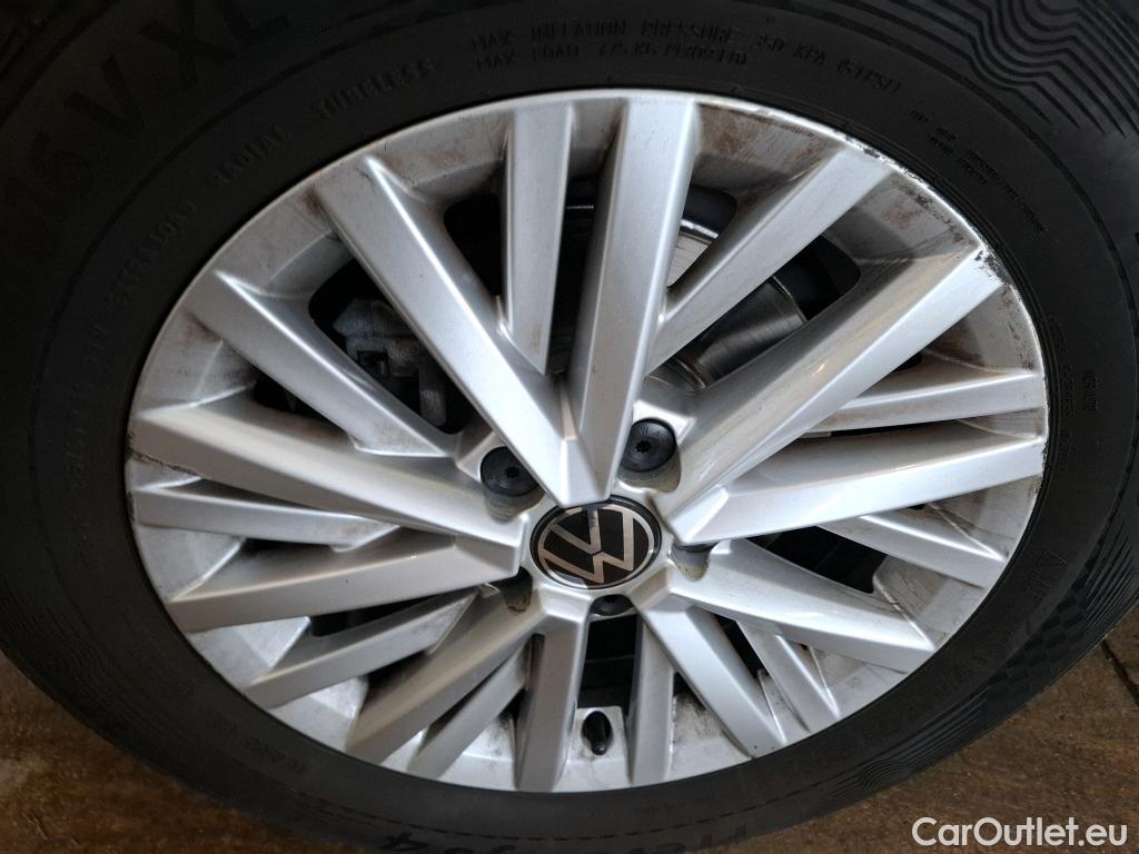  Volkswagen  T-ROC VOLKSWAGEN  / 2017 / 5P / SUV 1.5 TSI 150 EVO LOUNGE BUSINESS DSG7 #23